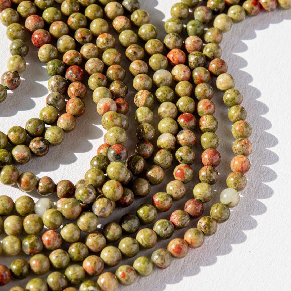Унакит натуральный, бусины в форме шара 3,4мм