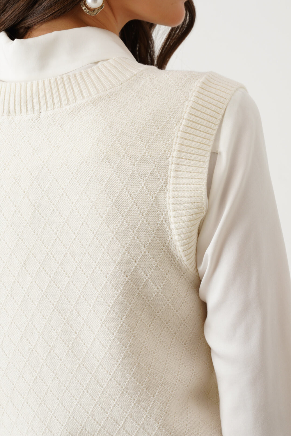 22742 Жилет женский (молочный)