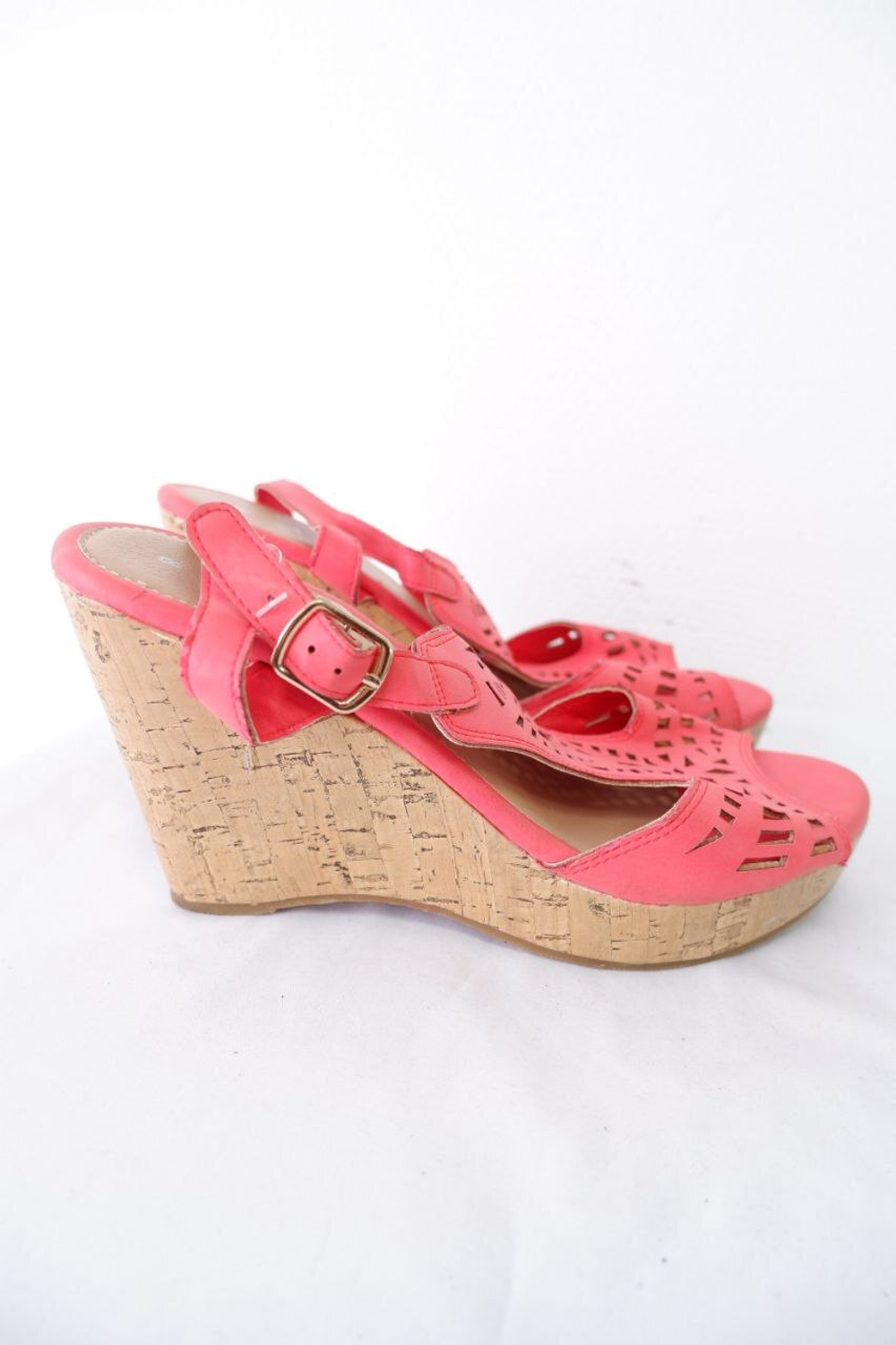 Босоножки Tu на танкетке 39 размер