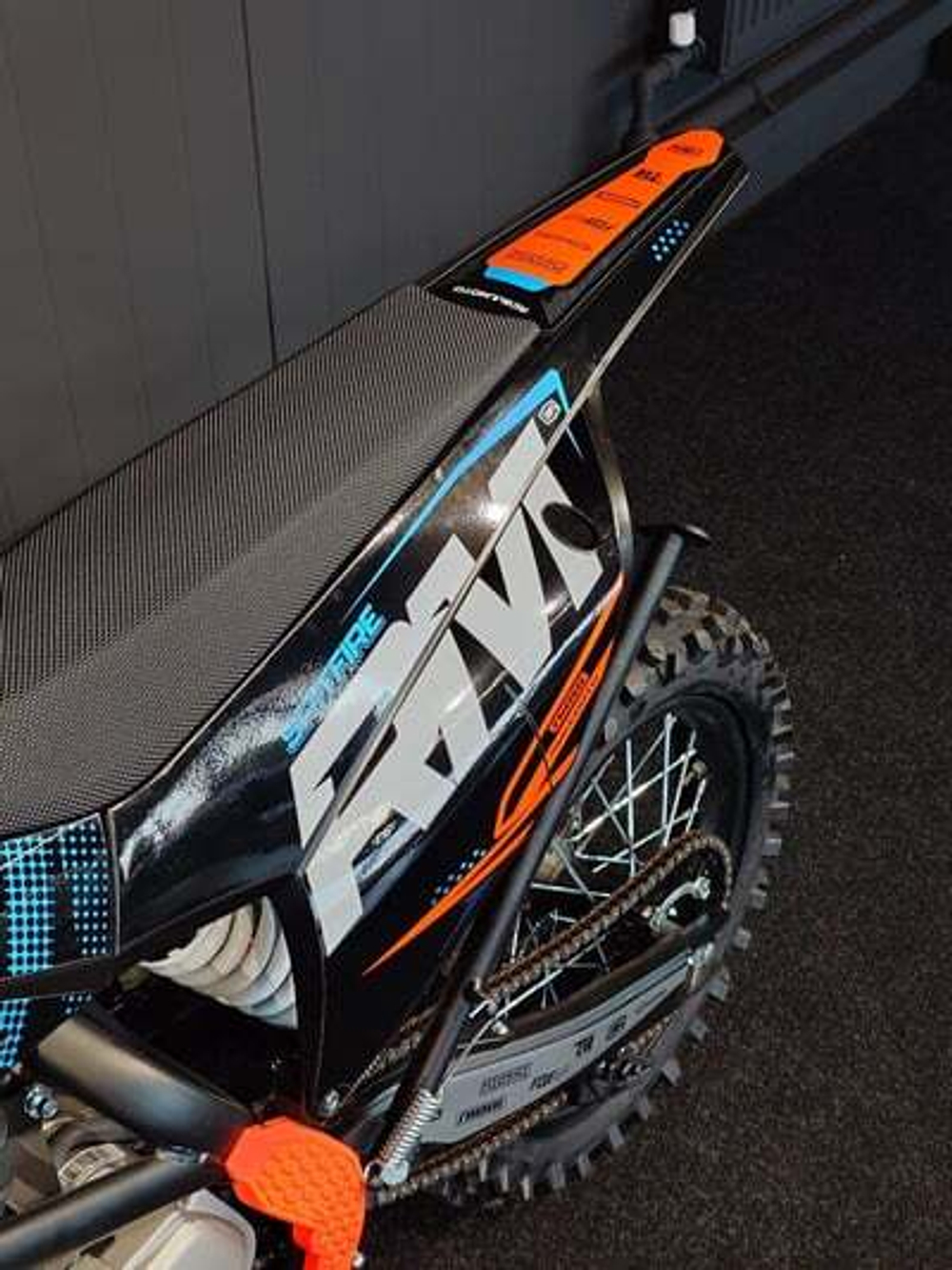 Мотоцикл REGULMOTO Spitfire 17/14 PRO