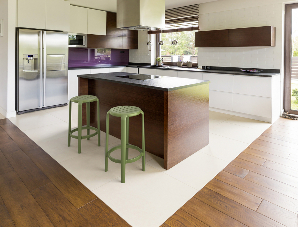 Табурет пластиковый полубарный Siesta Contract Tom Bar 65, оливковый