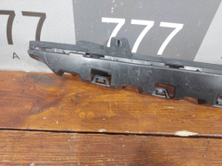 Кронштейн решетки радиатора Mercedes C (W205) 14-21 Б/У Оригинал A2058851165