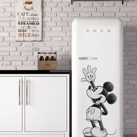 Холодильник Smeg FAB28RDMM4