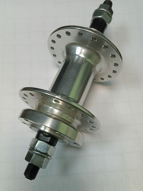 Втулка WZ задняя, алюминиевая, под диск 6 болтов, под трещотку, на гайках, 36 отверстий, ось 3/8''х135x175мм, серебристая