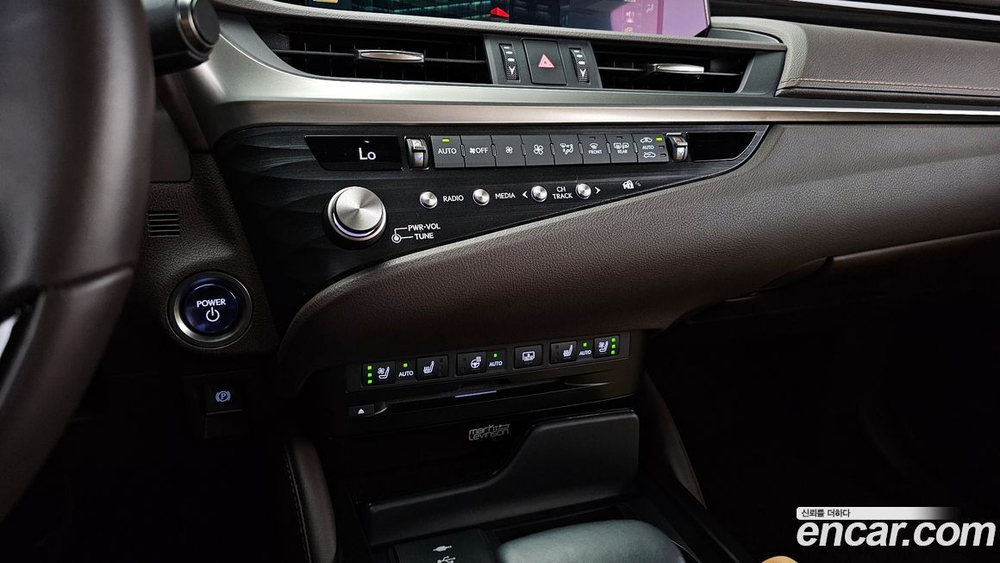 Lexus ES300h 7 Generation Executive (05.2021)