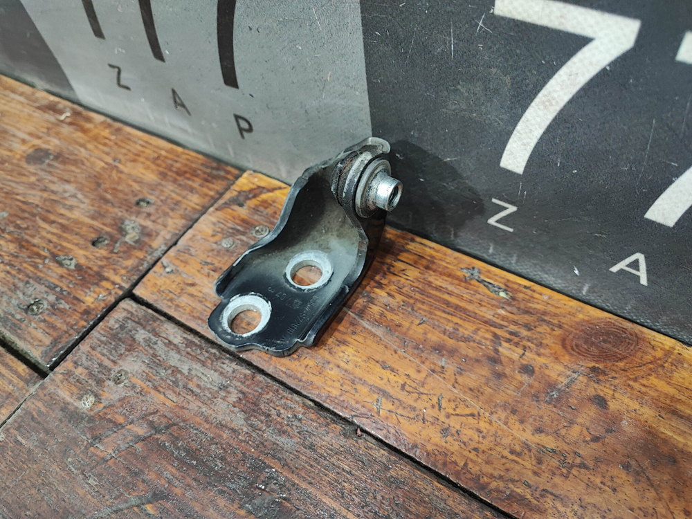 Петли двери передней правой нижняя Ford Kuga 2 (CBS) 12-19 Б/У Оригинал CJ54S22810AC