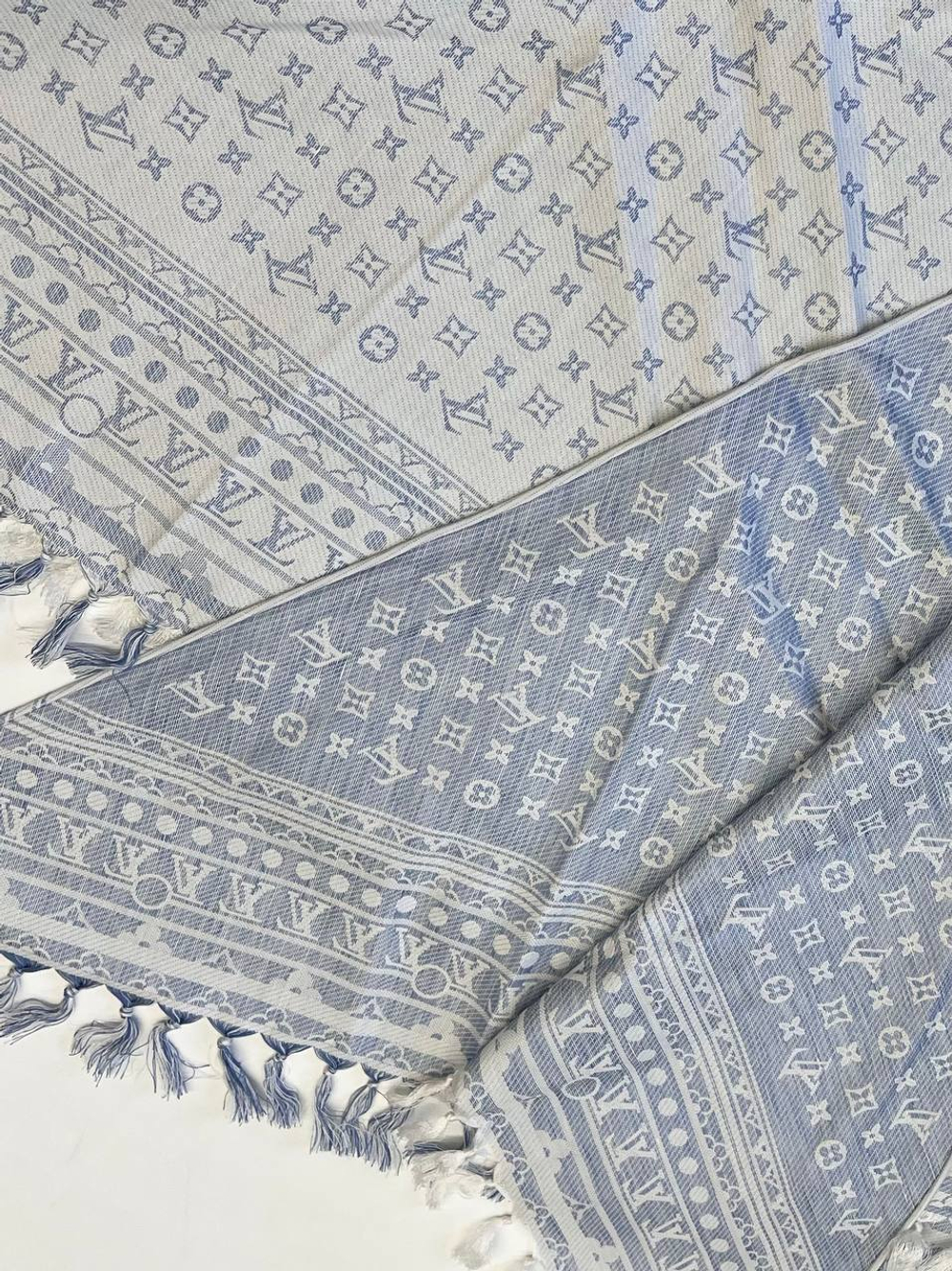 Купон шелк со льном Louis Vuitton голубой с дизайнерским принтом