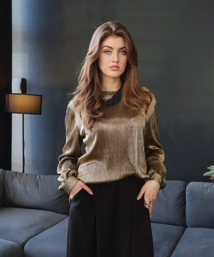 Блуза с манжетами