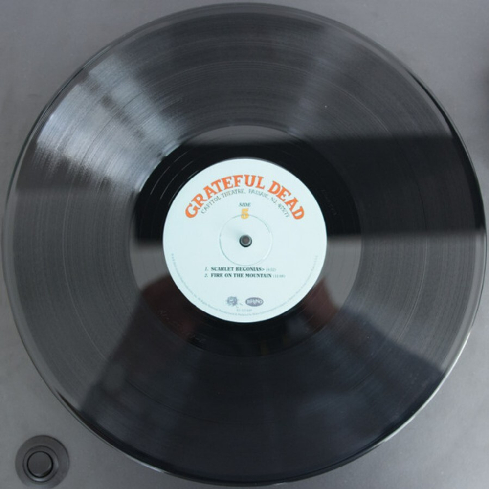 Grateful Dead / Capitol Theatre, Passaic, NJ, 4/25/77 (Limited Edition)(4LP)