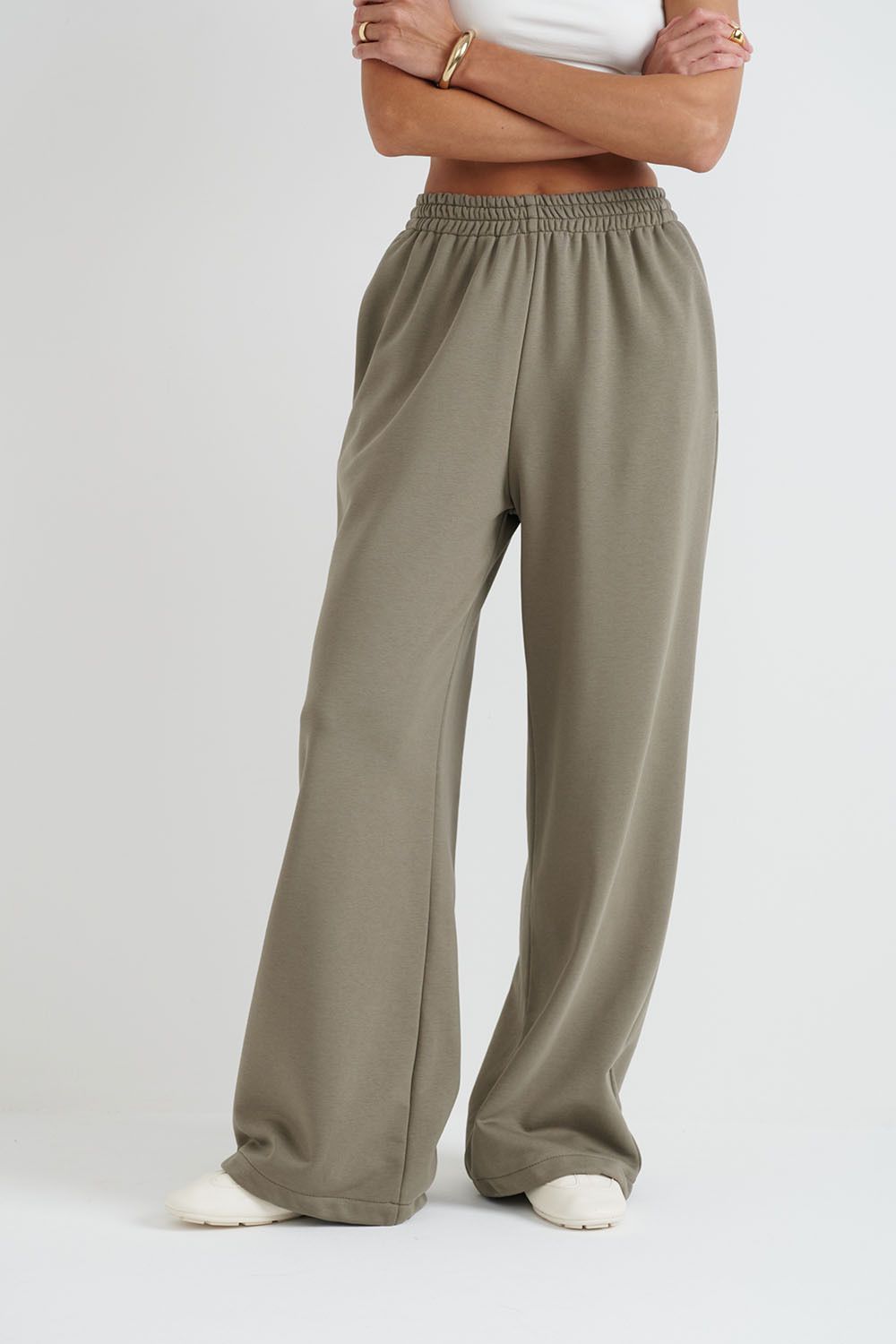 Широкие джоггеры без начеса с утяжкой цвета хаки