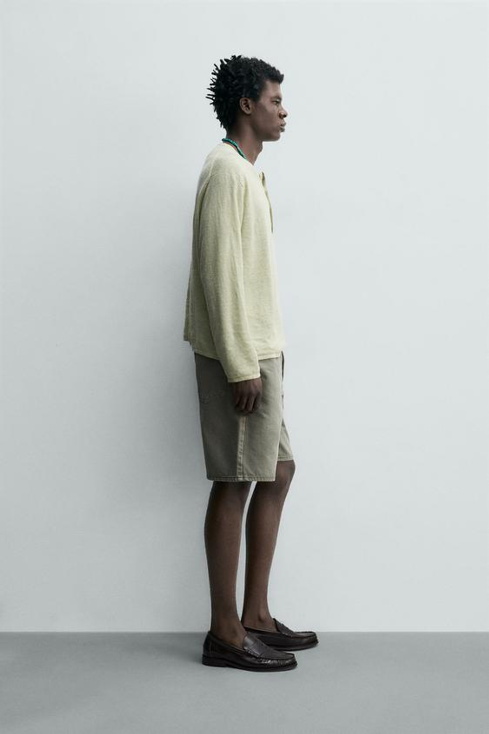 ZARA ДЖИНСОВЫЕ ШОРТЫ REGULAR FIT, ЗЕЛЕНЫЙ/СЕРЫЙ
