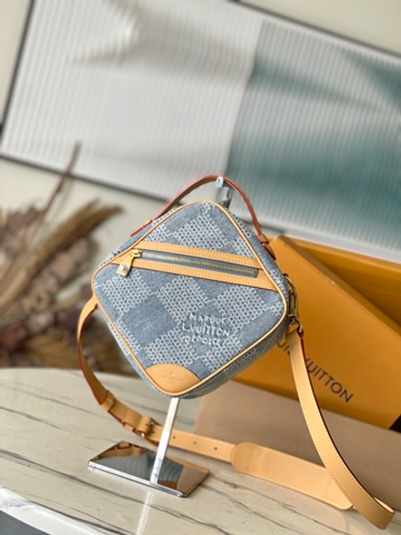 Louis Vuitton Chess Messenger