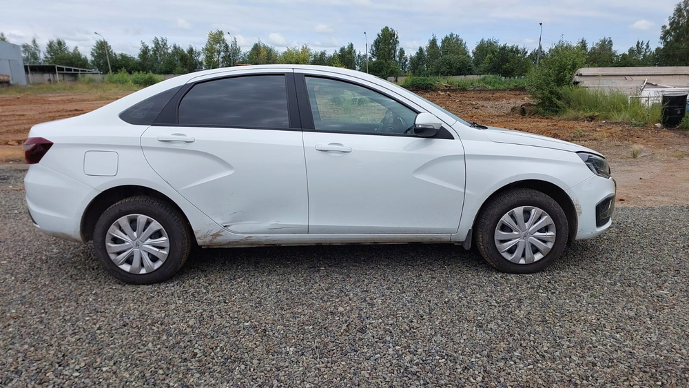 LADA VESTA Седан Life 1.6 106hp 5MT