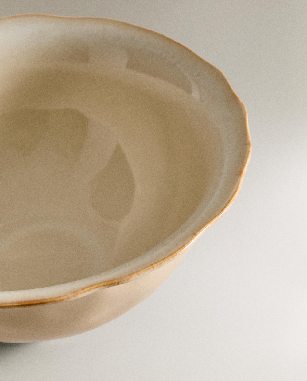 Zara Home блюдо сервировочное из каменной керамики, цвет кремовый, 26.5 см