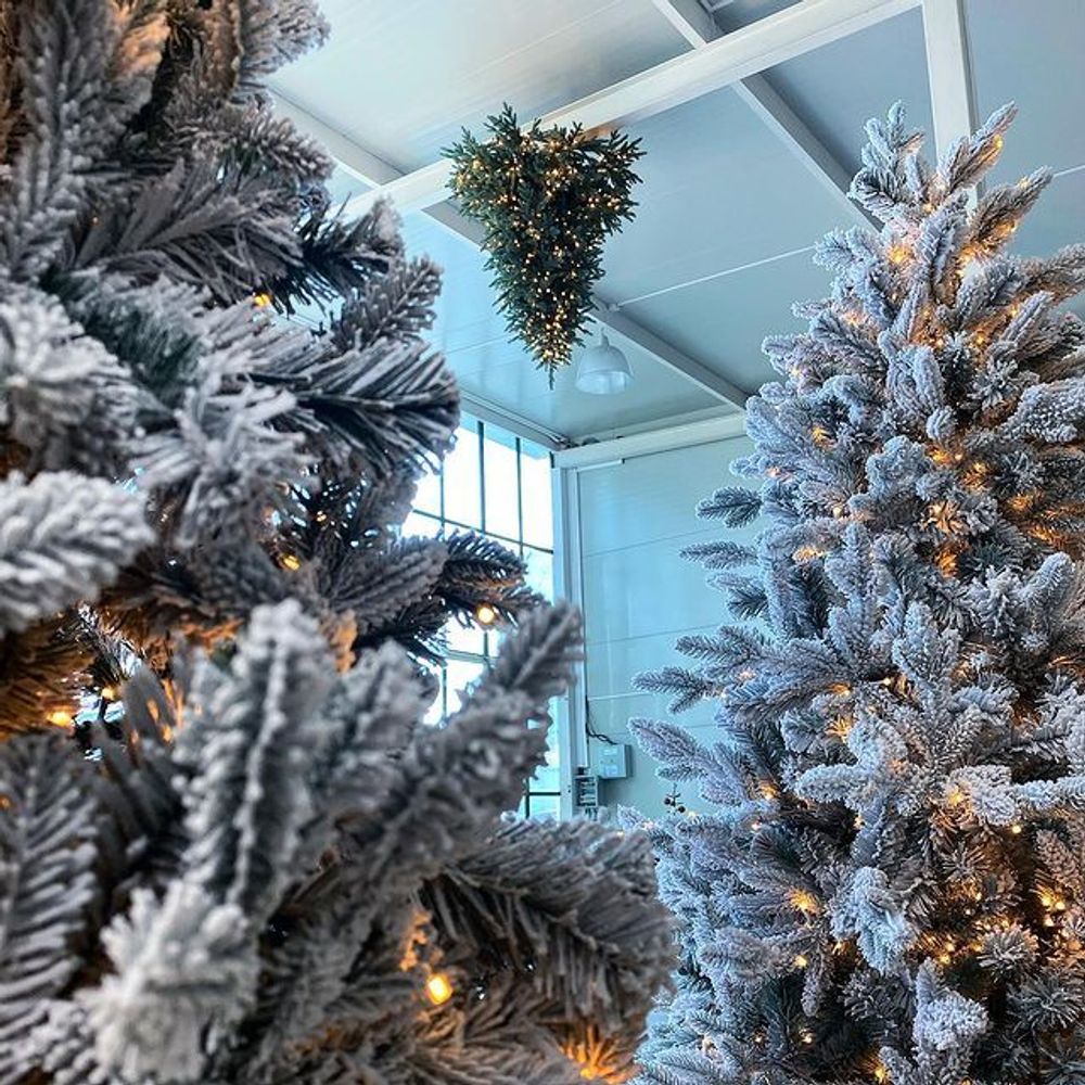 Ель подвесная потолочная «Люстра» с встроенной гирляндой