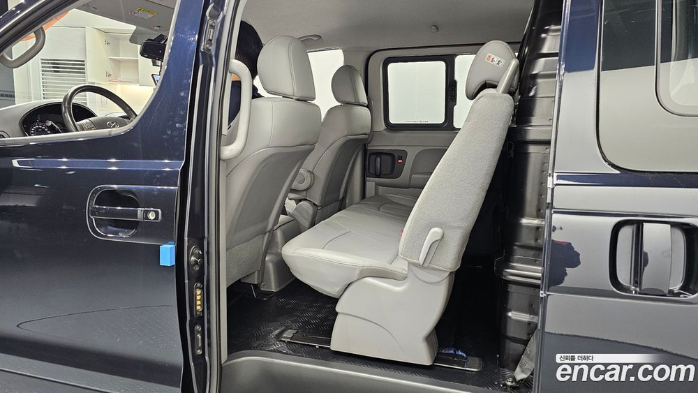 Hyundai The New Grand Starex Van 5-и местный (03.2020)