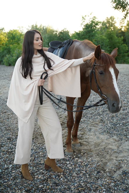 Пончо Арина (молочное) Б11008 LT Collection