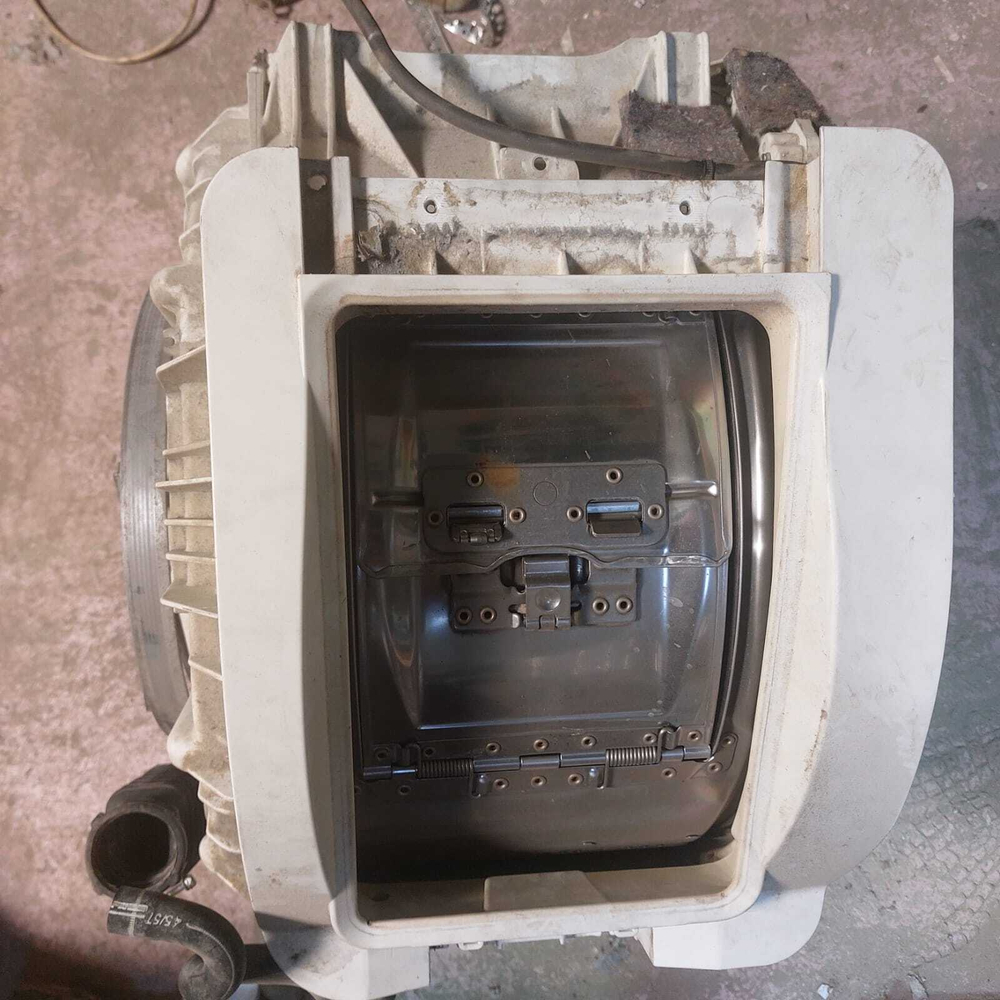 38 Бак для стиральной машины Miele 6669664  6745762 б/у
