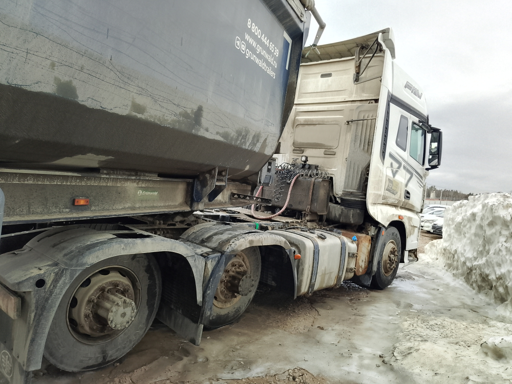 FAW J7 6x4 Седельный тягач CA4250P77K25T1E5 (Дизельный, 12.5 л, 553 л.с. АТ)
