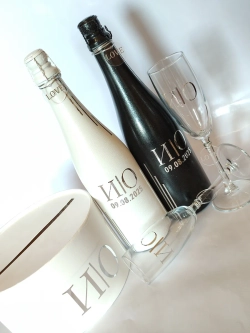 Наклейки свадебные буквы на бутылки и бокалы инициалы "Р"