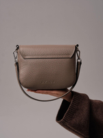 Сумка кожаная Azaro 30741 тауп соло