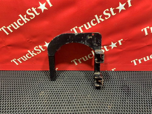 Кронштейн крыла правого 2017г