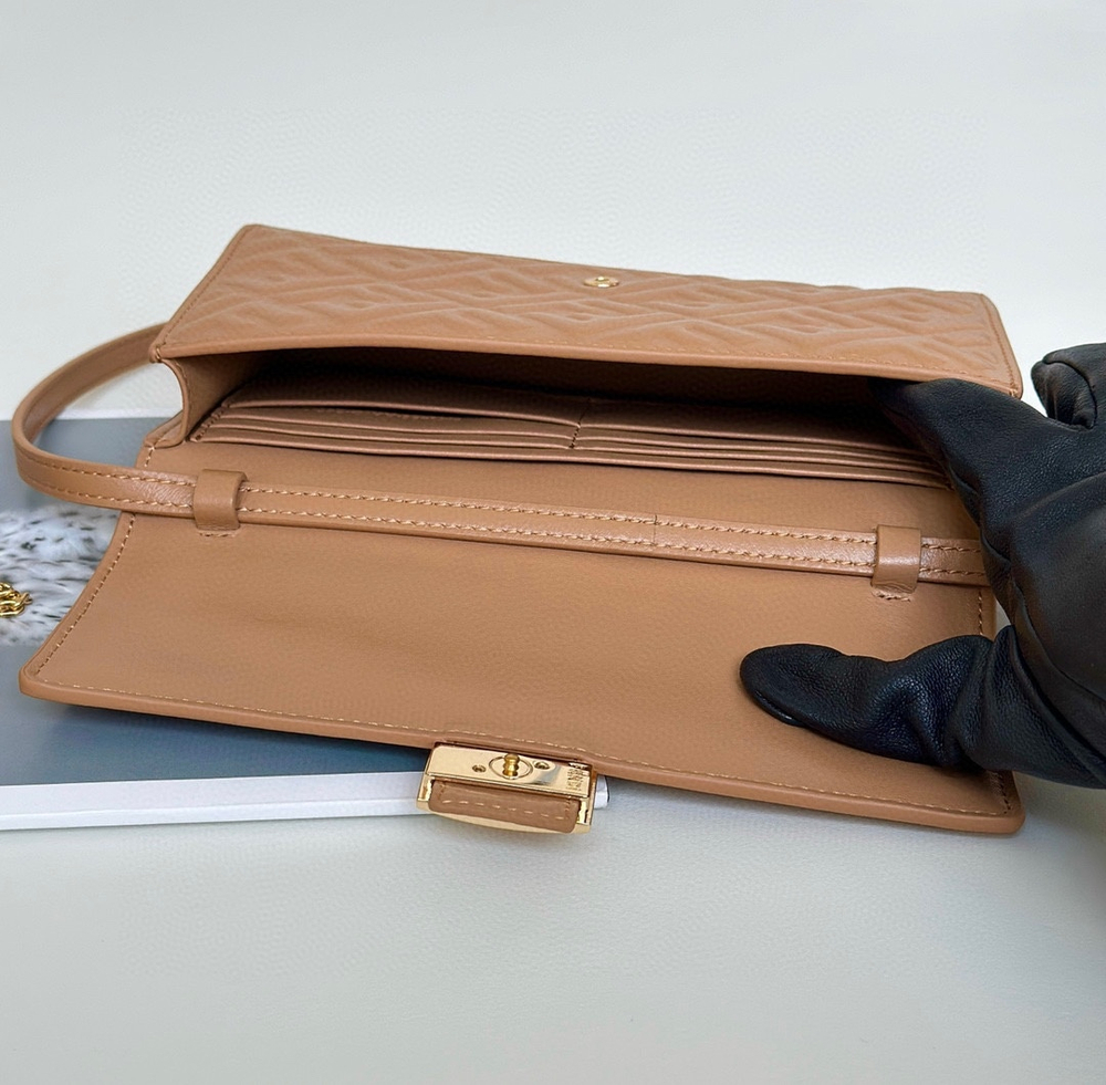 Fendi Wallet On Chain Baguette 21 cm