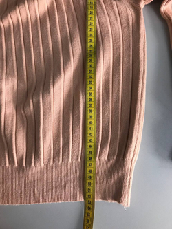 Джемпер нежного цвета, визуально на 46 размер