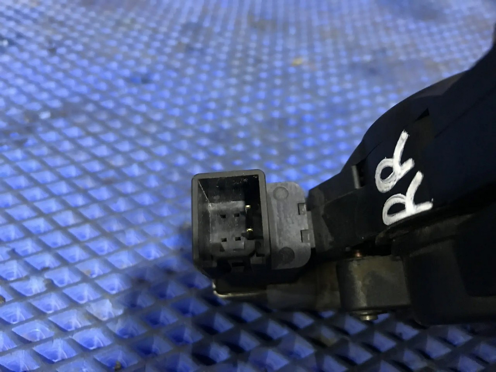 Стеклоподъемник задний правый MAZDA MAZDA6 2003