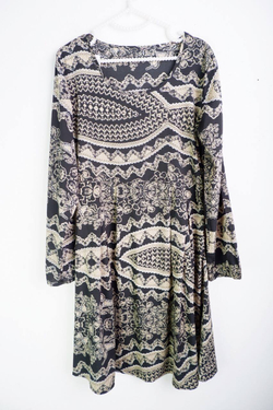 Платье для практичного образа, визуально на 44/46 размер