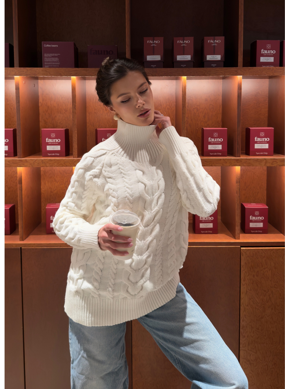 Свитер с косами