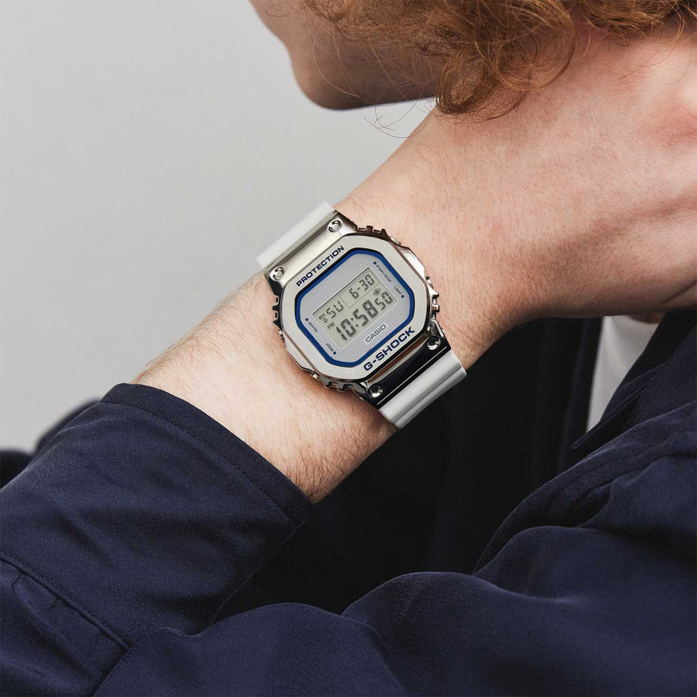 Часы Casio GM-5600LC-7E