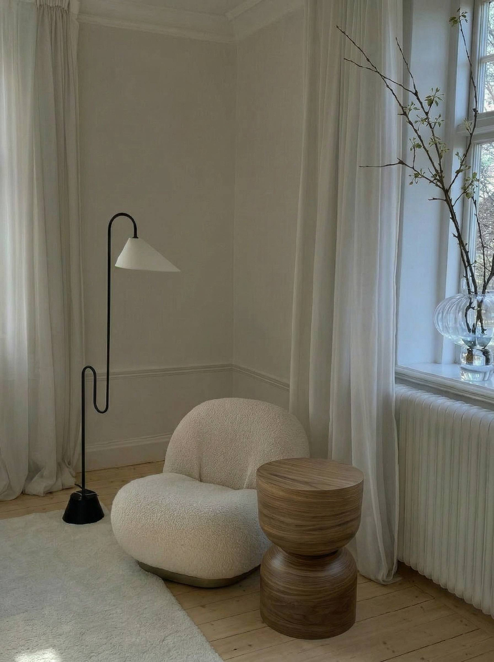 Столик журнальный "Пешка"