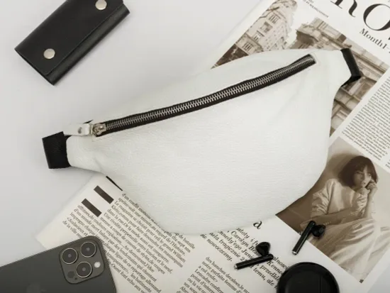 Женская и мужская кожаная сумка "Бананка" цвет белый!