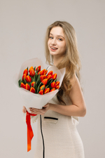 Моно-букет огненных тюльпанов