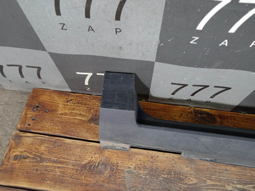 Подножка порога левого Geely Coolray 19-нв Б/У Оригинал 6073139400