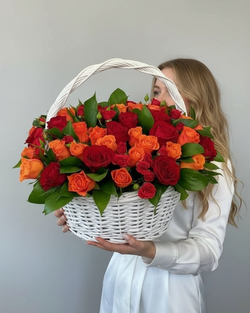 Цветы в корзине Интрига