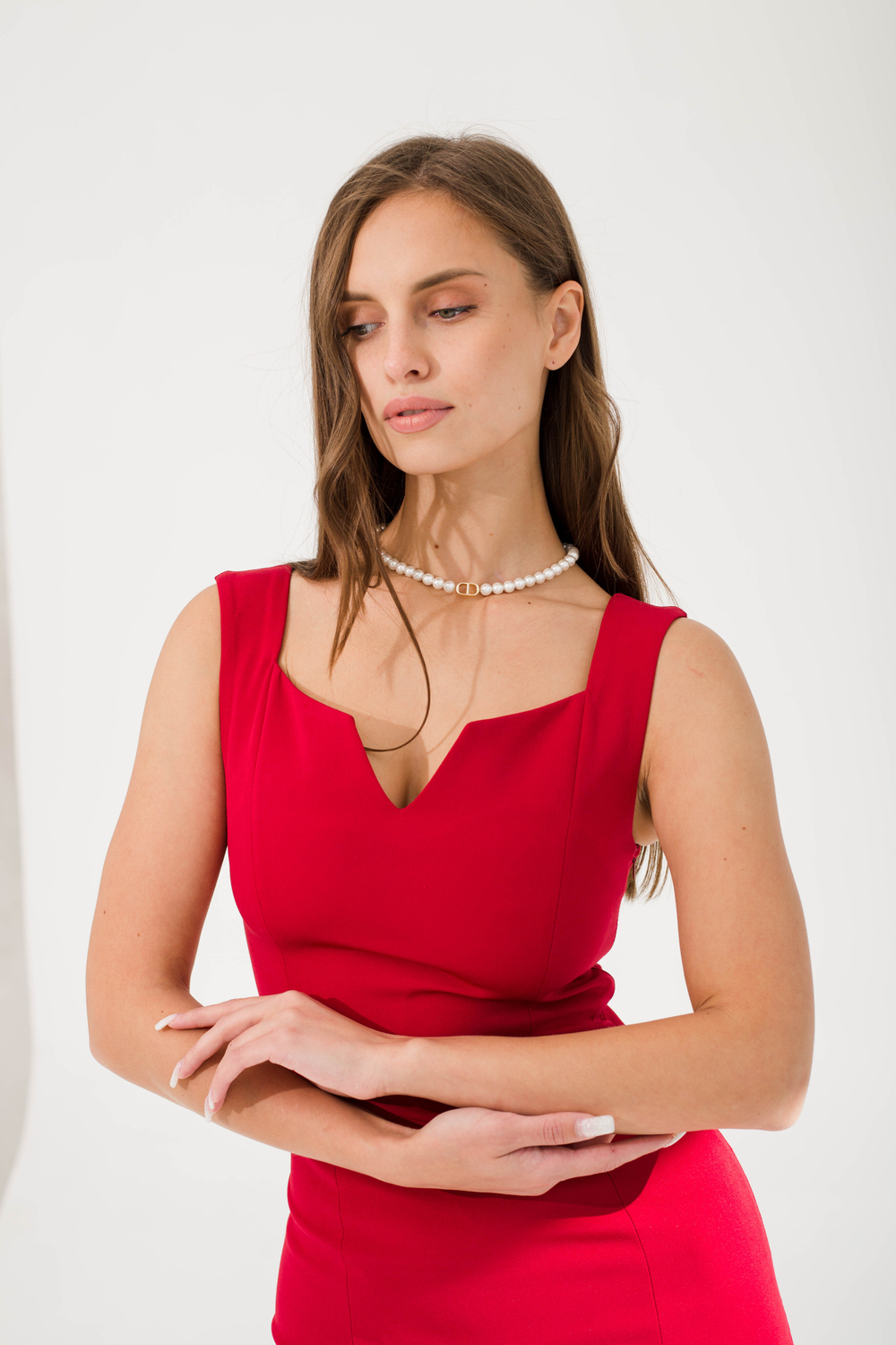 Платье футляр с разрезом