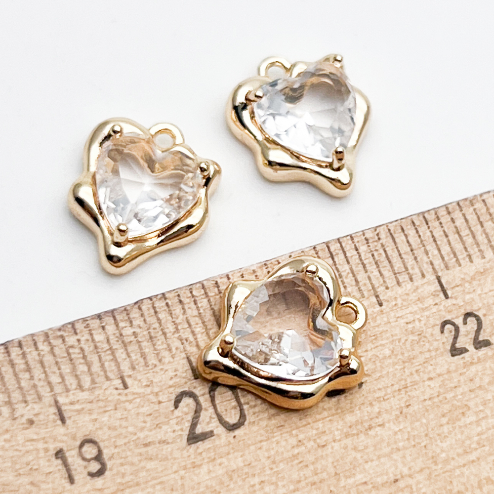 Подвеска Сердце, цвет золото + прозрачный, размер 13*10 мм, цена за 1 шт