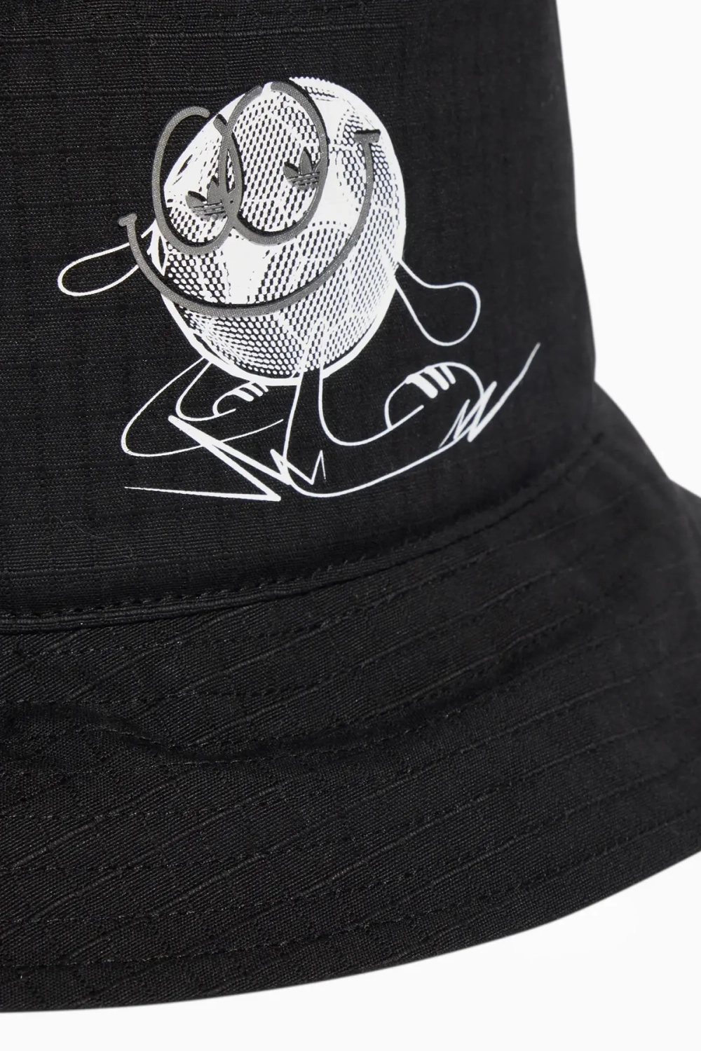 Шляпа adidas Graphics - черный