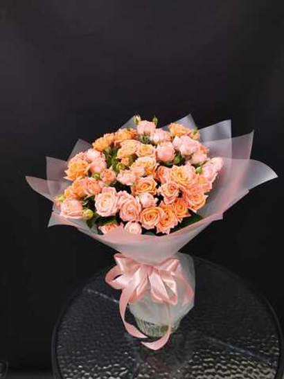 Букет из кустовых роз