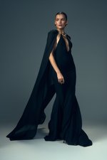 Платье с кейпом, Черный