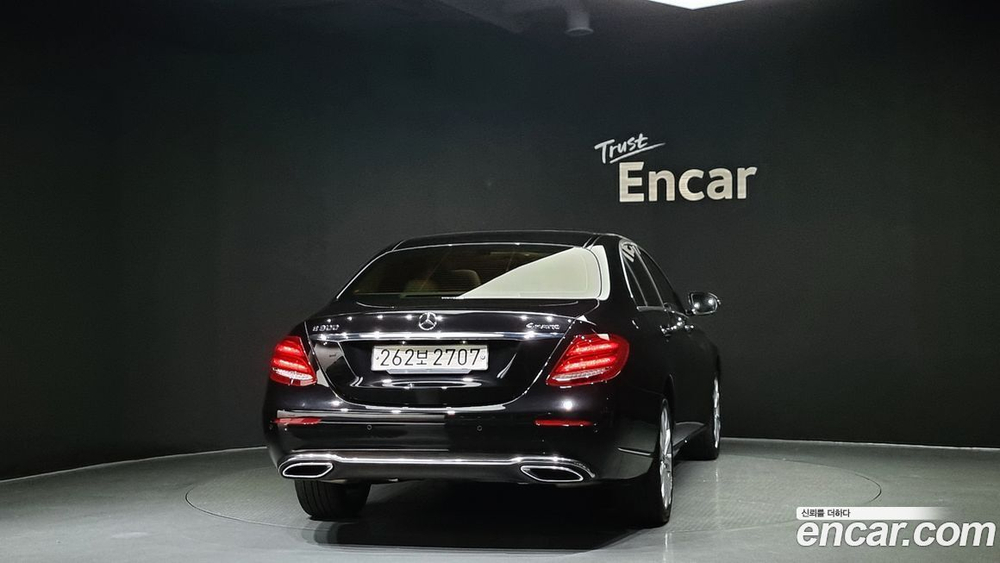 Mercedes-Benz E-Class W213 E300 4MATIC Exclusive (09.2020)