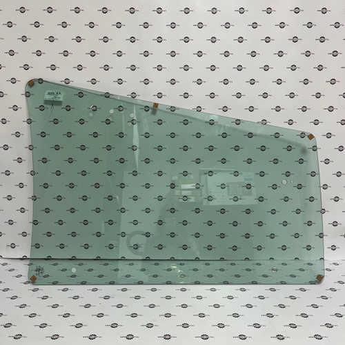 Стекло боковое (правое) | 827/80249 | КМК