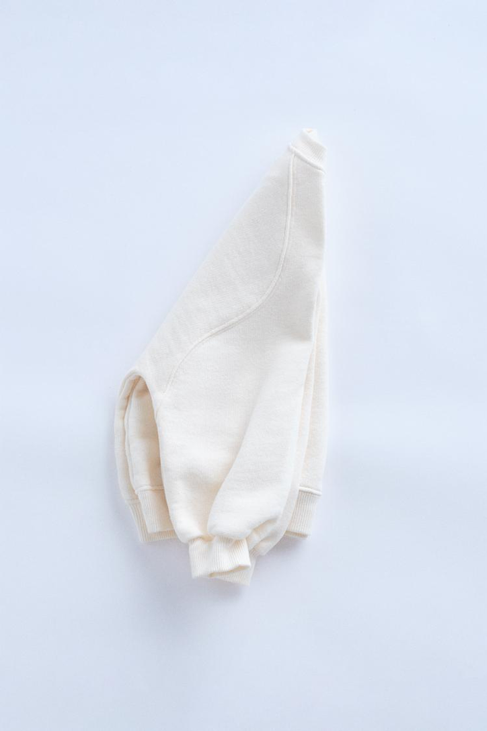 ZARA TIMELESZ - ОДНОТОННАЯ ТОЛСТОВКА С ДЕТАЛЬЮ, ЭКРЮ