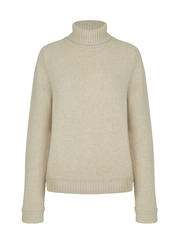 Свитер бежевого цвета