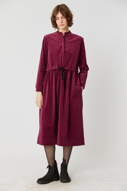 Платье на пуговицах с кулиской из бордового вельвета
