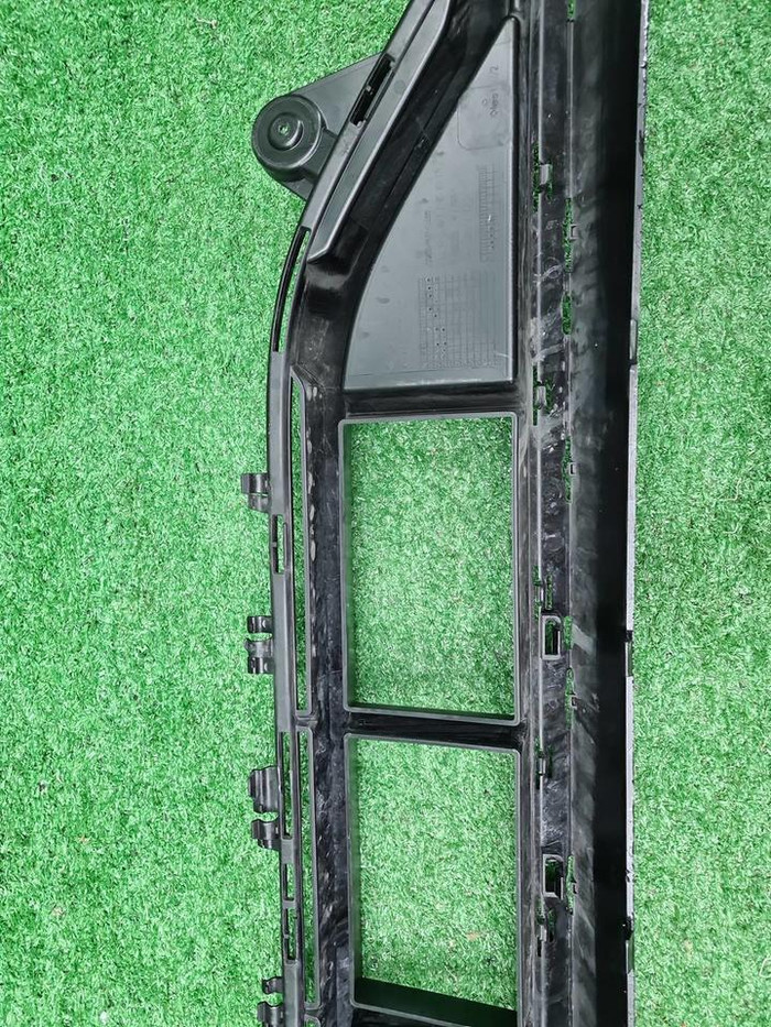 Решетка перед. бампера Mercedes E W213 (20-23) AMG