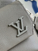Louis Vuitton Fastline Messenger