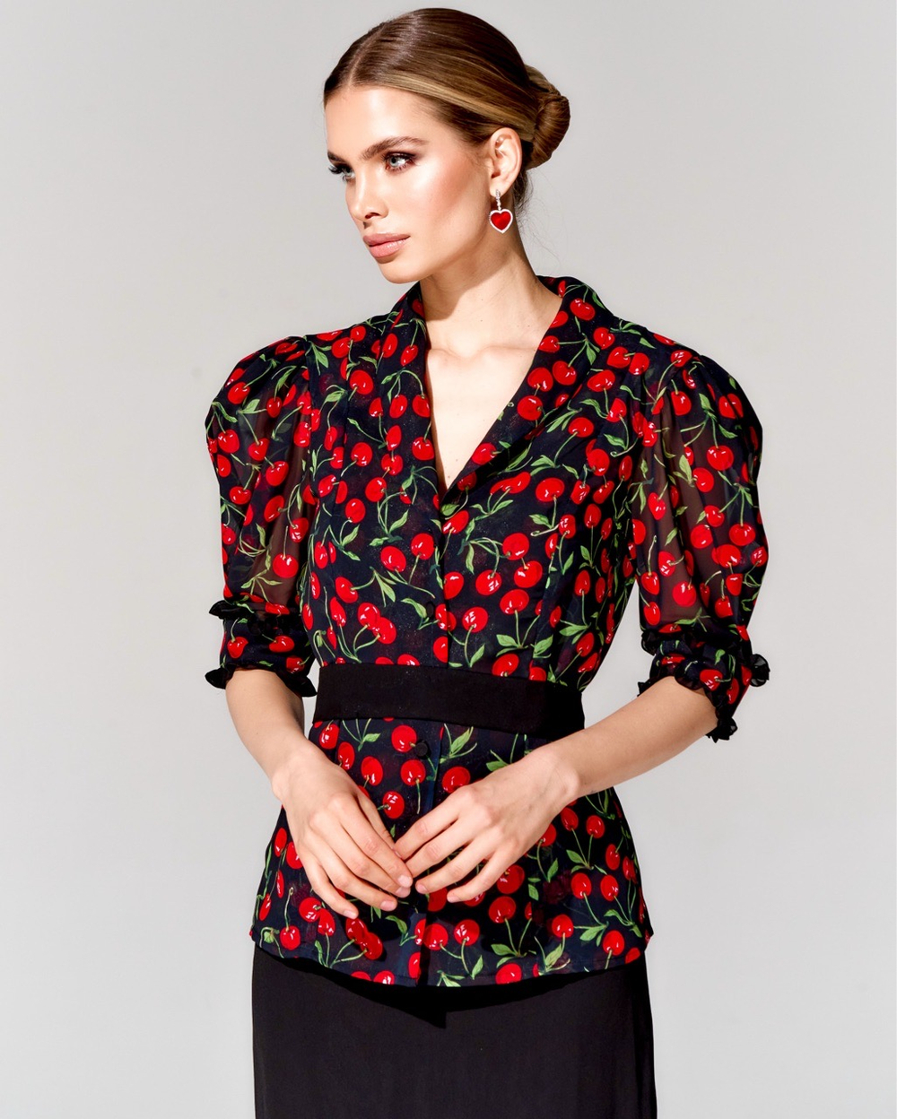 Костюм с юбкой длины миди